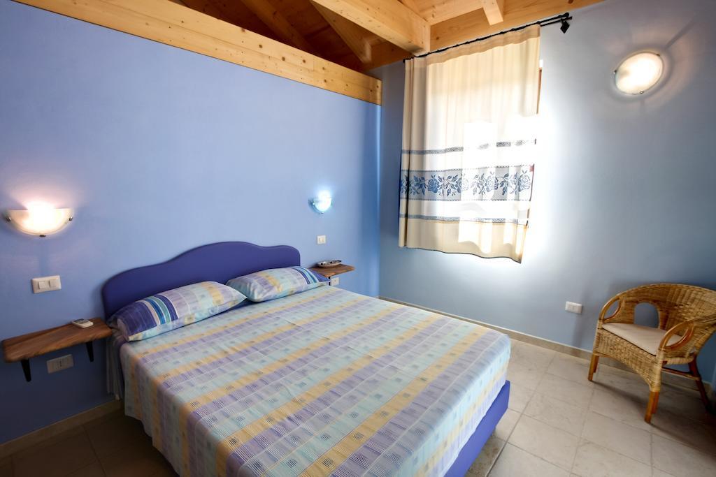 Aparthotel La Corte Dei Rei Castiadas Zimmer foto