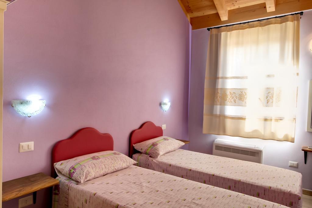 Aparthotel La Corte Dei Rei Castiadas Zimmer foto